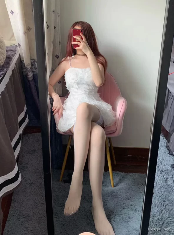 提袜少女 – 朋友圈收费系列套图&视频-cos领域